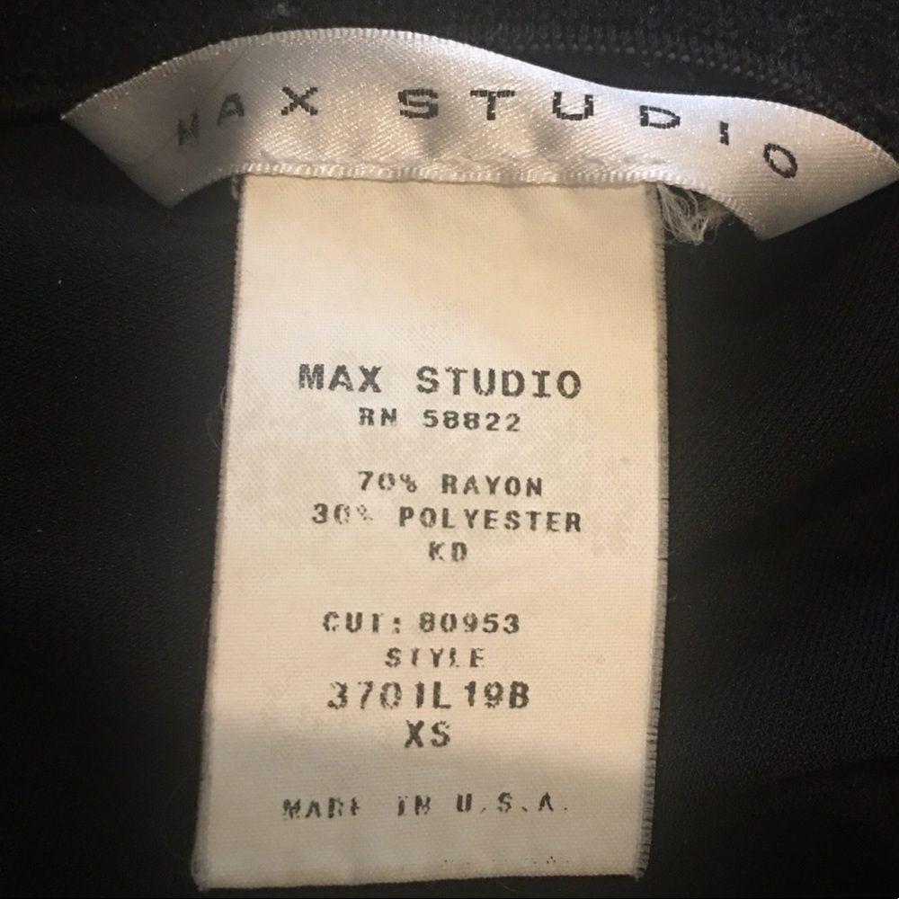 🚫 SOLD 🚫 Black Max Studio Embroidered Flutter Skirt - Picture 12 of 14